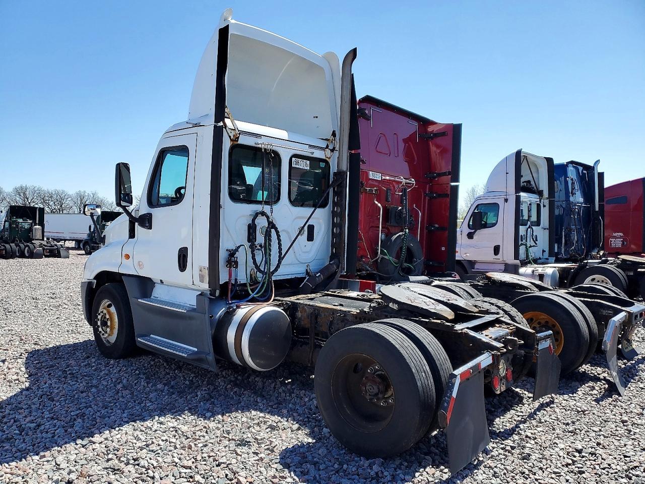2016 FREIGHTLINER All other VIN 1FUBGEDV9HLHL6948 photo 3