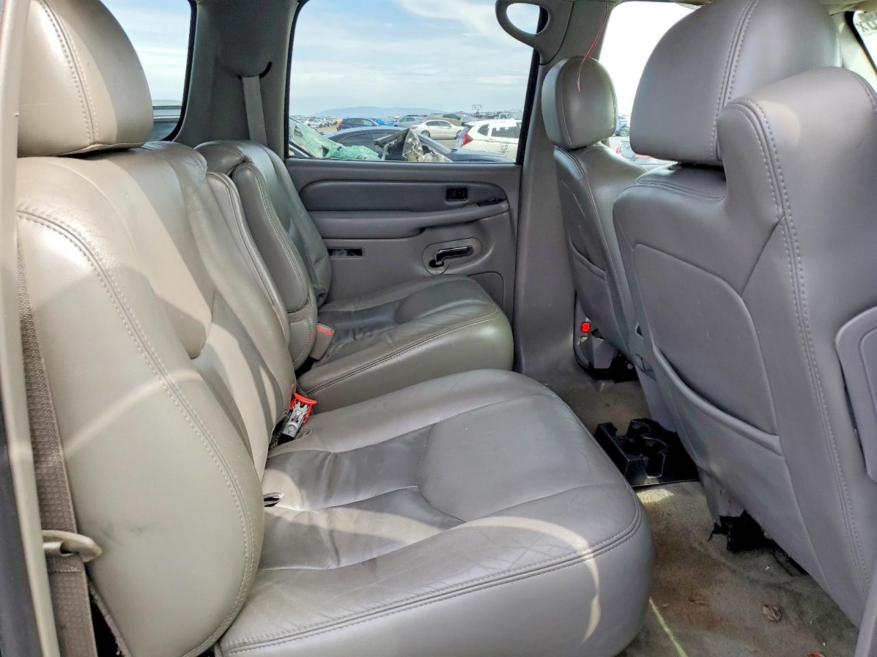 2005 GMC Yukon VIN 1GKFK66U65J234490 photo 11