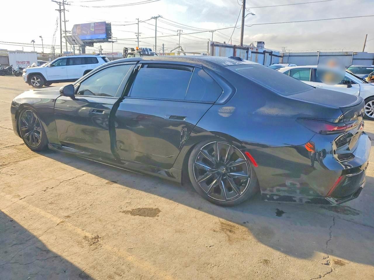 2025 BMW All other VIN WBY43EJ08SCU94256 photo 2