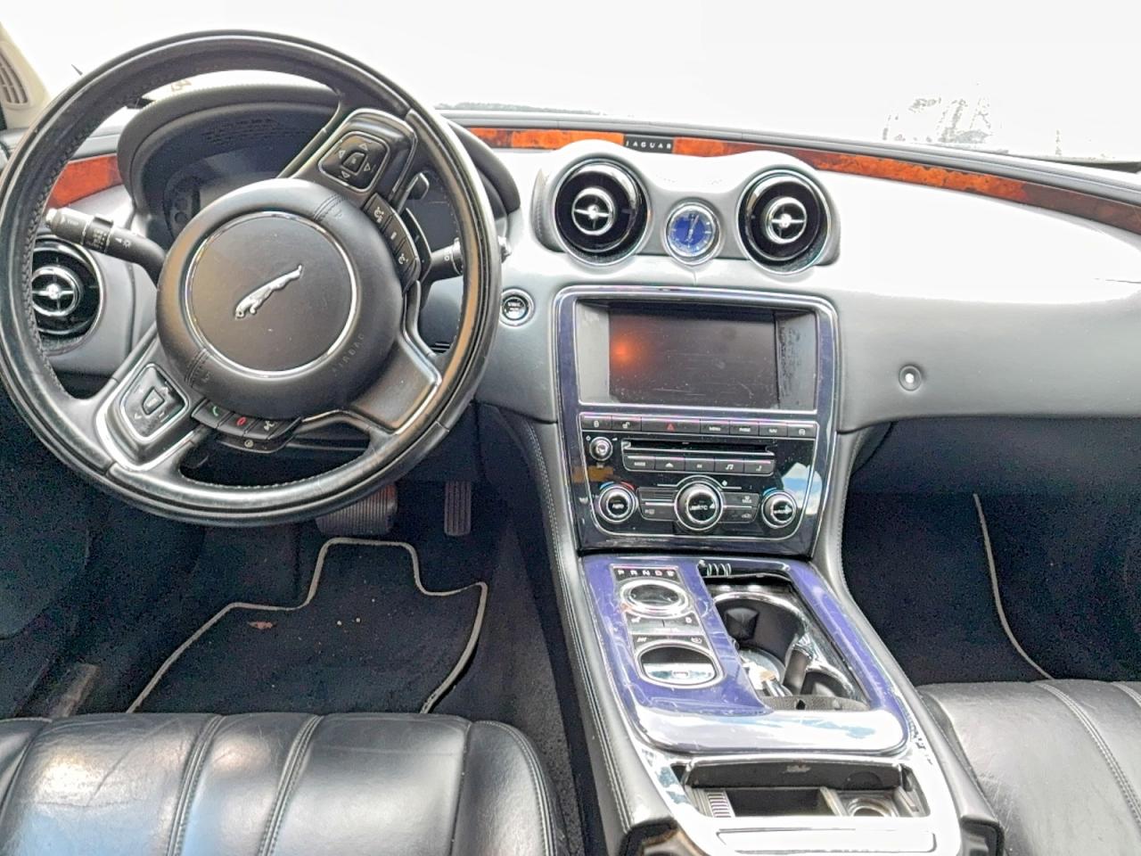2013 Jaguar Xj VIN SAJWJ1CD7D8V49599 photo 9