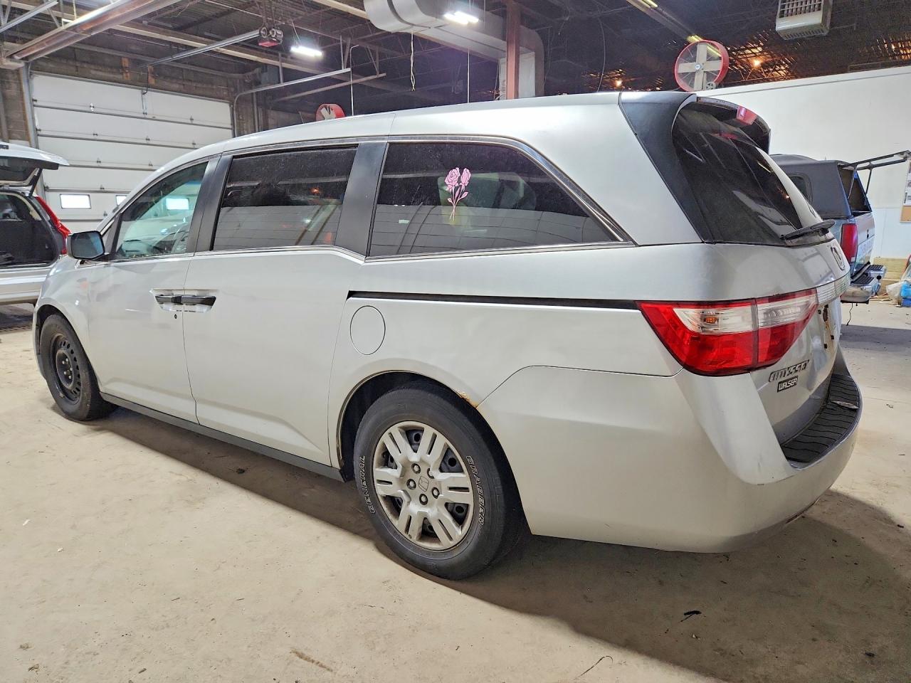 2011 Honda All models VIN 5FNRL5H29BB053687 photo 2