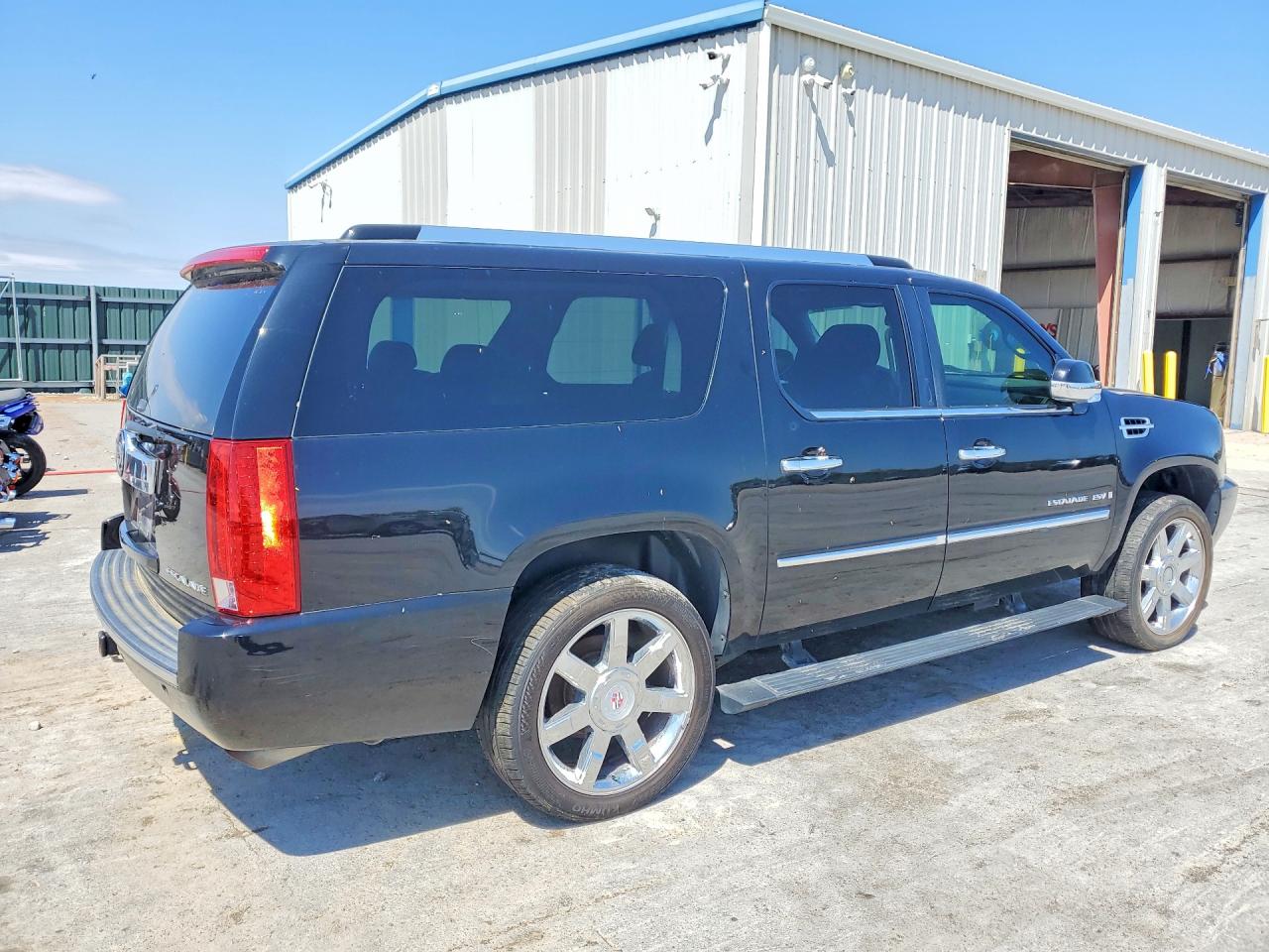 2009 Cadillac Escalade VIN 1GYFK26209R188790 photo 3