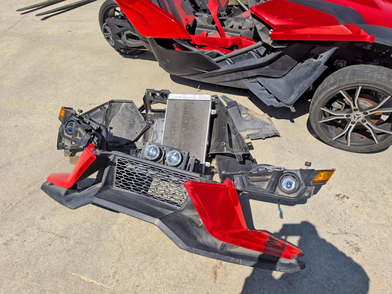 2015 POLARIS Slingshot VIN 57XAAPFA7F5100531 photo 9