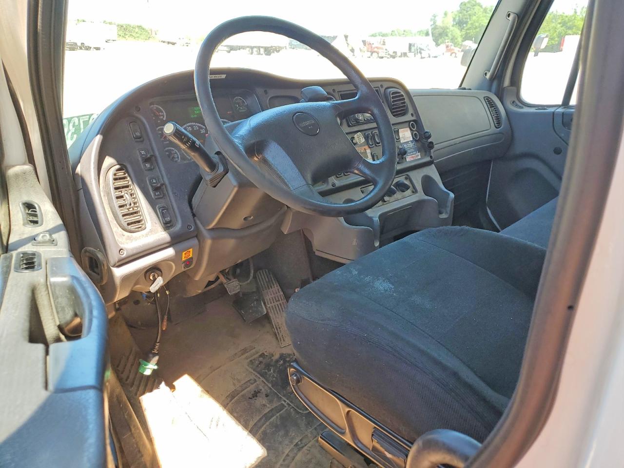 2017 FREIGHTLINER All other VIN 1FVACWDU5HHJB9820 photo 8