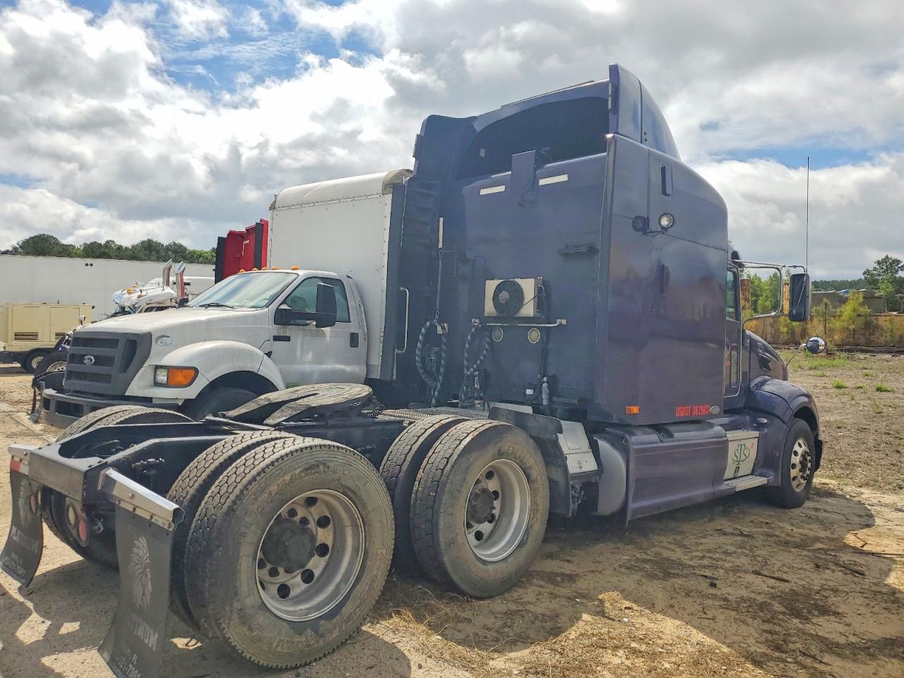 2011 PETERBILT All other VIN 1XPHD49X7BD131077 photo 4