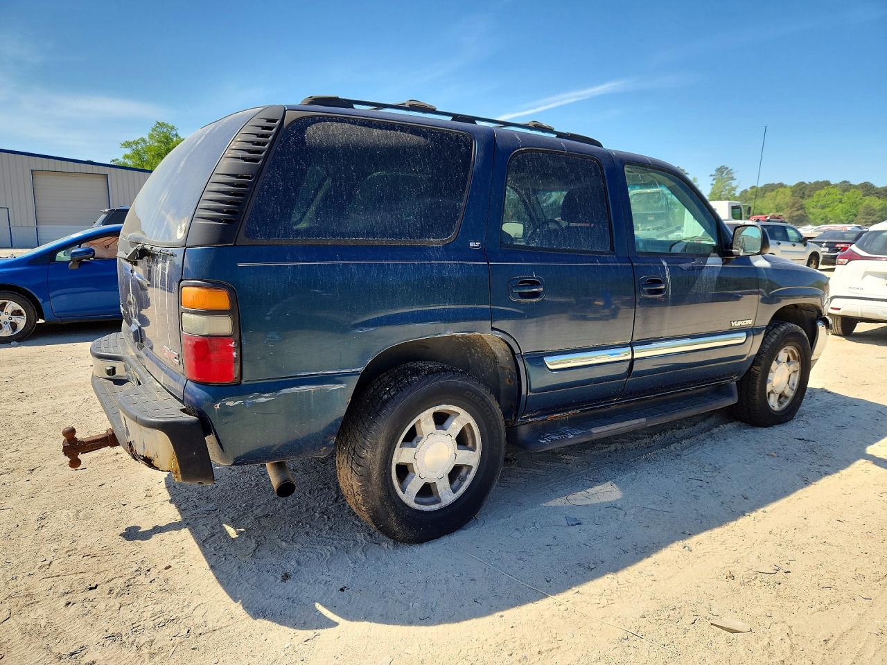 2005 GMC Yukon VIN 1GKEK13T55J161994 photo 3
