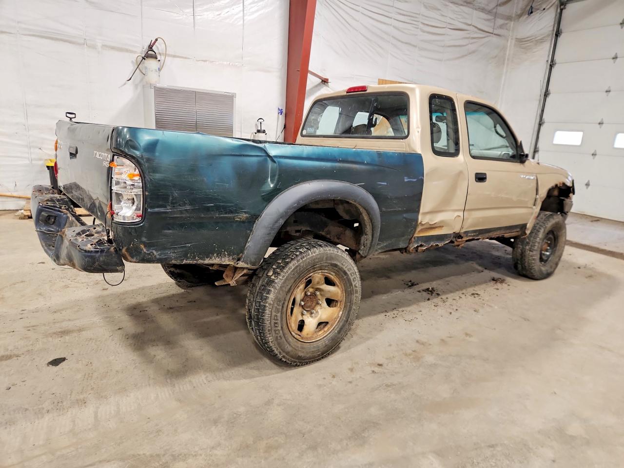 2002 TOYOTA Tacoma VIN 5TEWM72N12Z006697 photo 3