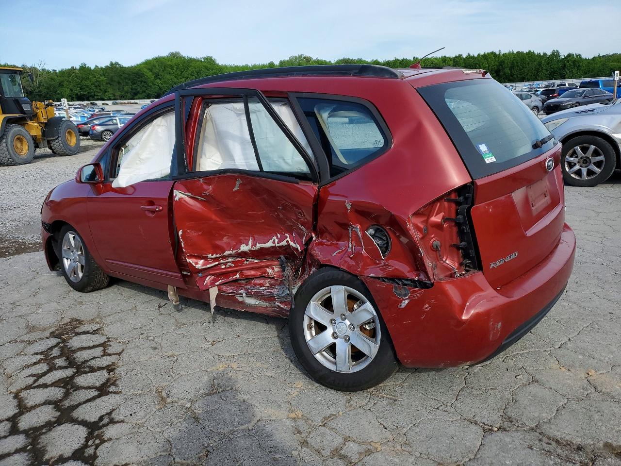 2008 Kia Rondo VIN KNAFG526887176198 photo 2