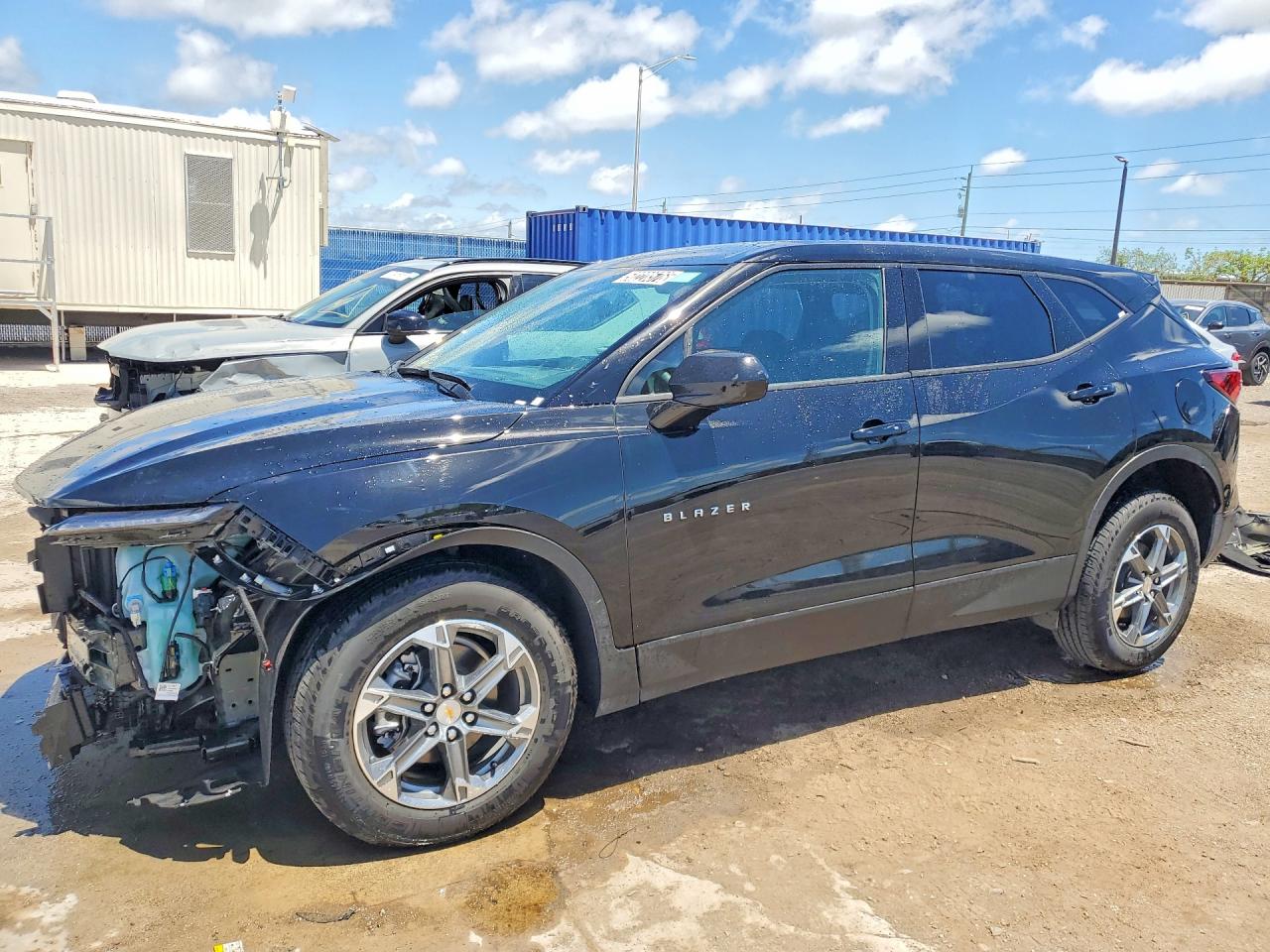 2026 Chevrolet Blazer VIN 3GNKBCR4XTS140068 photo 1