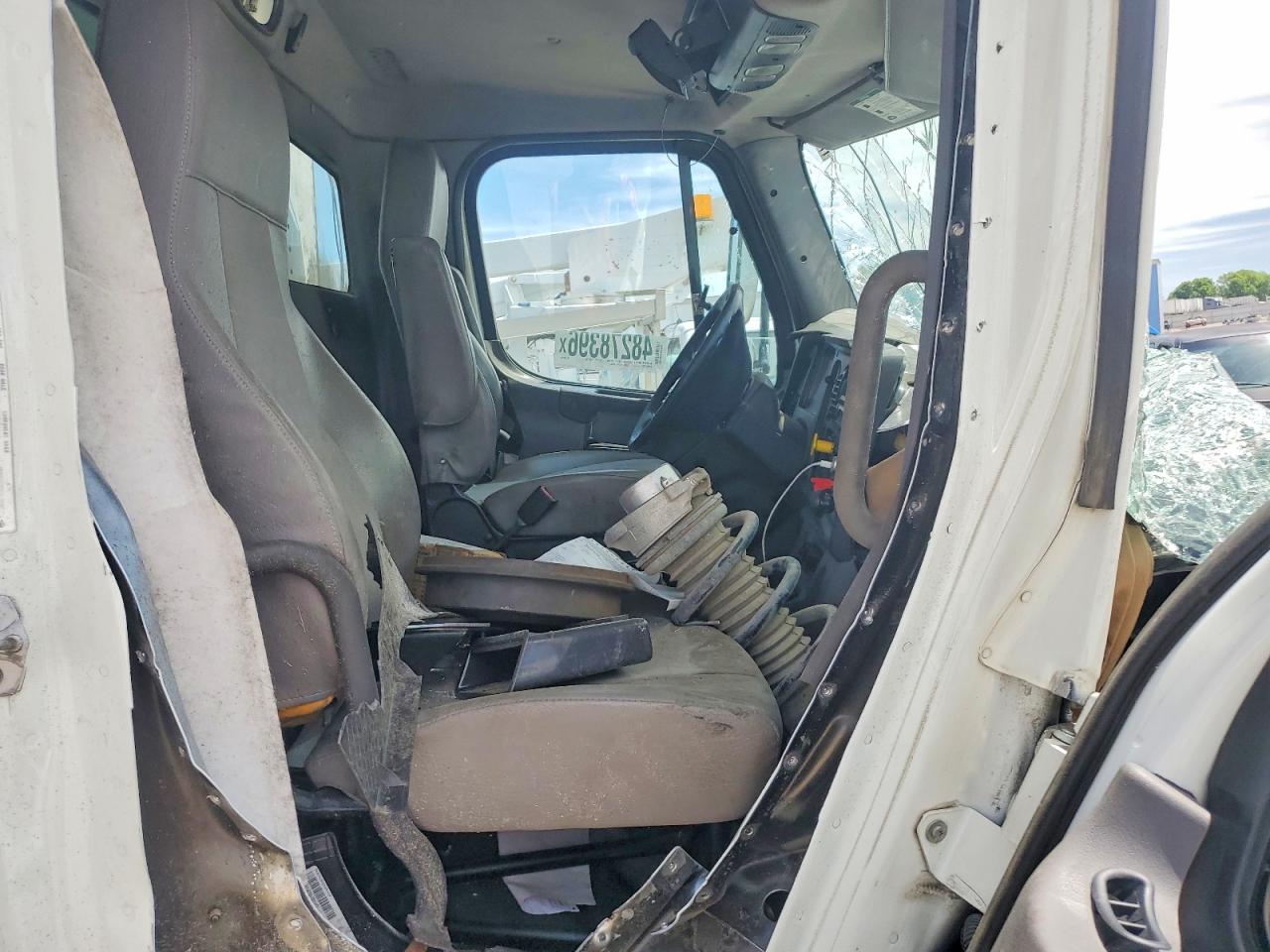 2015 FREIGHTLINER All other VIN 3ALHCYCYXFDGM7541 photo 11