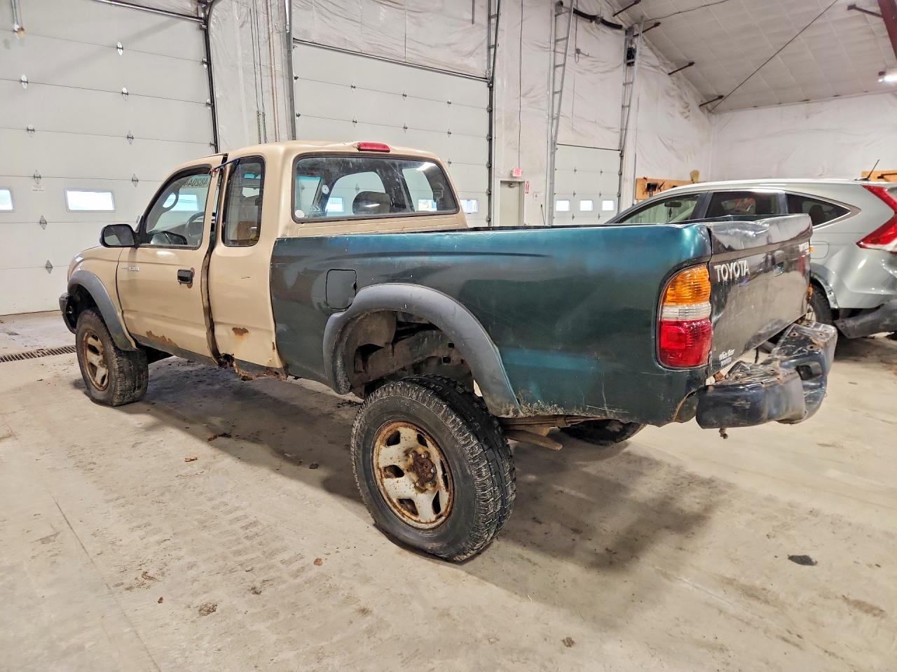 2002 TOYOTA Tacoma VIN 5TEWM72N12Z006697 photo 2