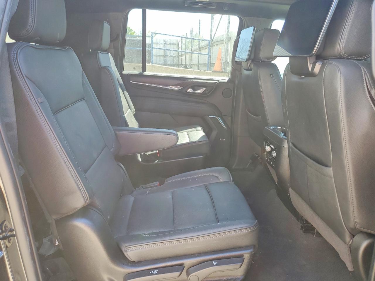 2024 GMC Yukon VIN 1GKS2JKL9RR123373 photo 11