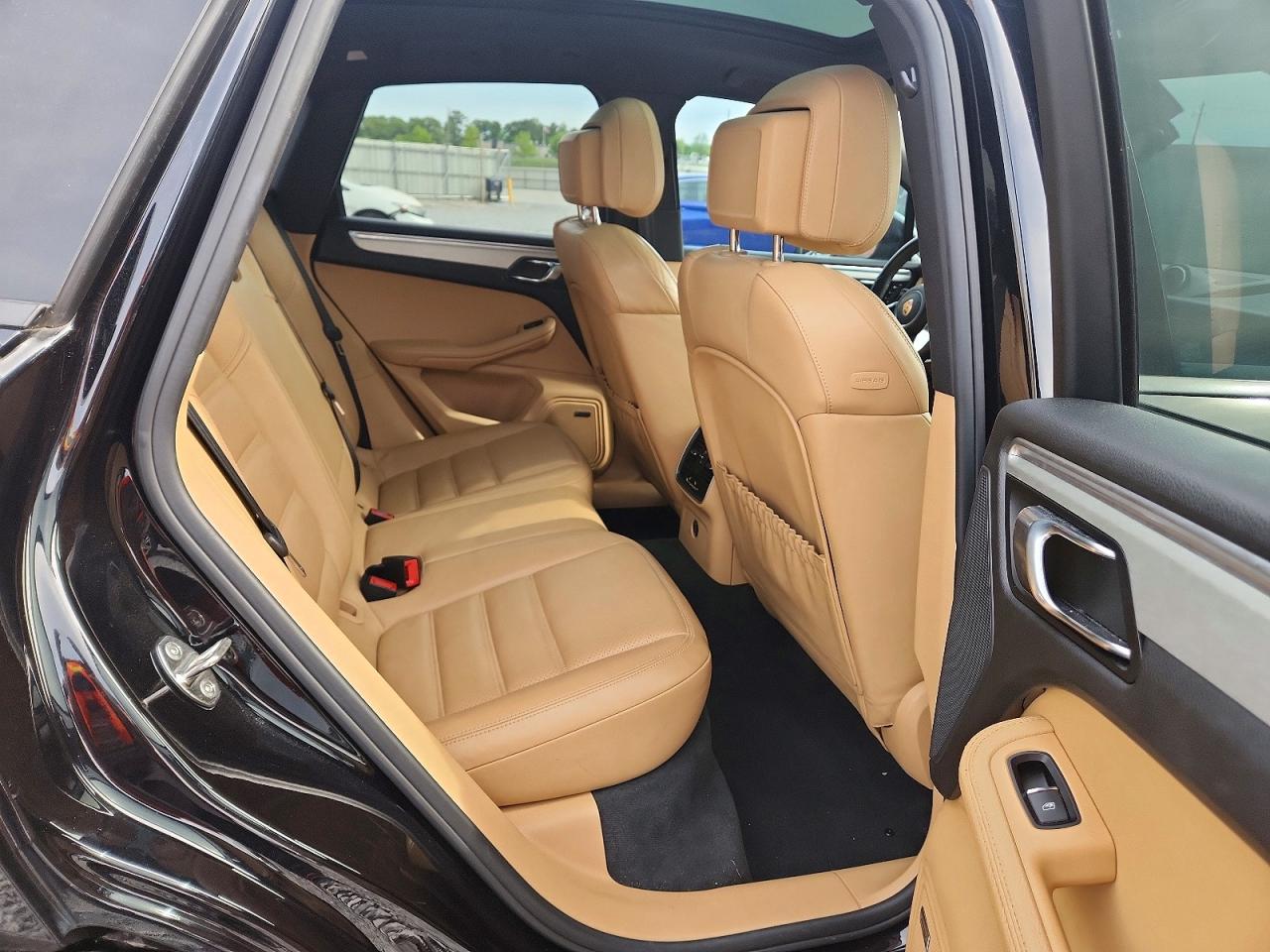 2017 Porsche Macan VIN WP1AB2A5XHLB17792 photo 11
