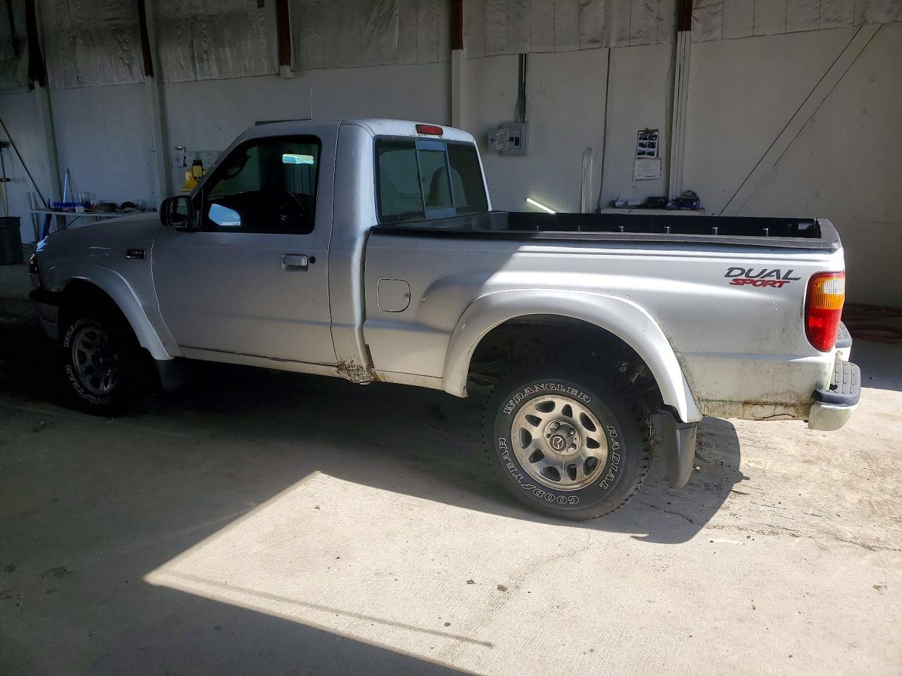 2003 Mazda B3000 VIN 4F4YR12U83TM14216 photo 2