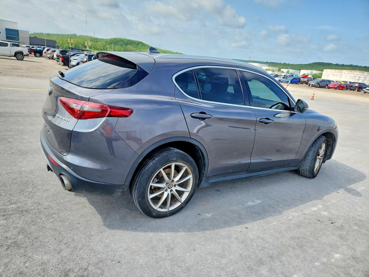 2018 Alfa Stelvio VIN ZASFAKBN6J7B60007 photo 3