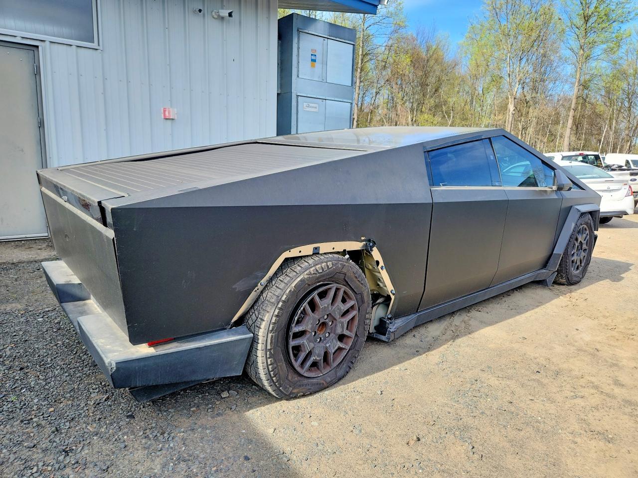 2024 Tesla Cybertruck VIN 7G2CEHED1RA001322 photo 3
