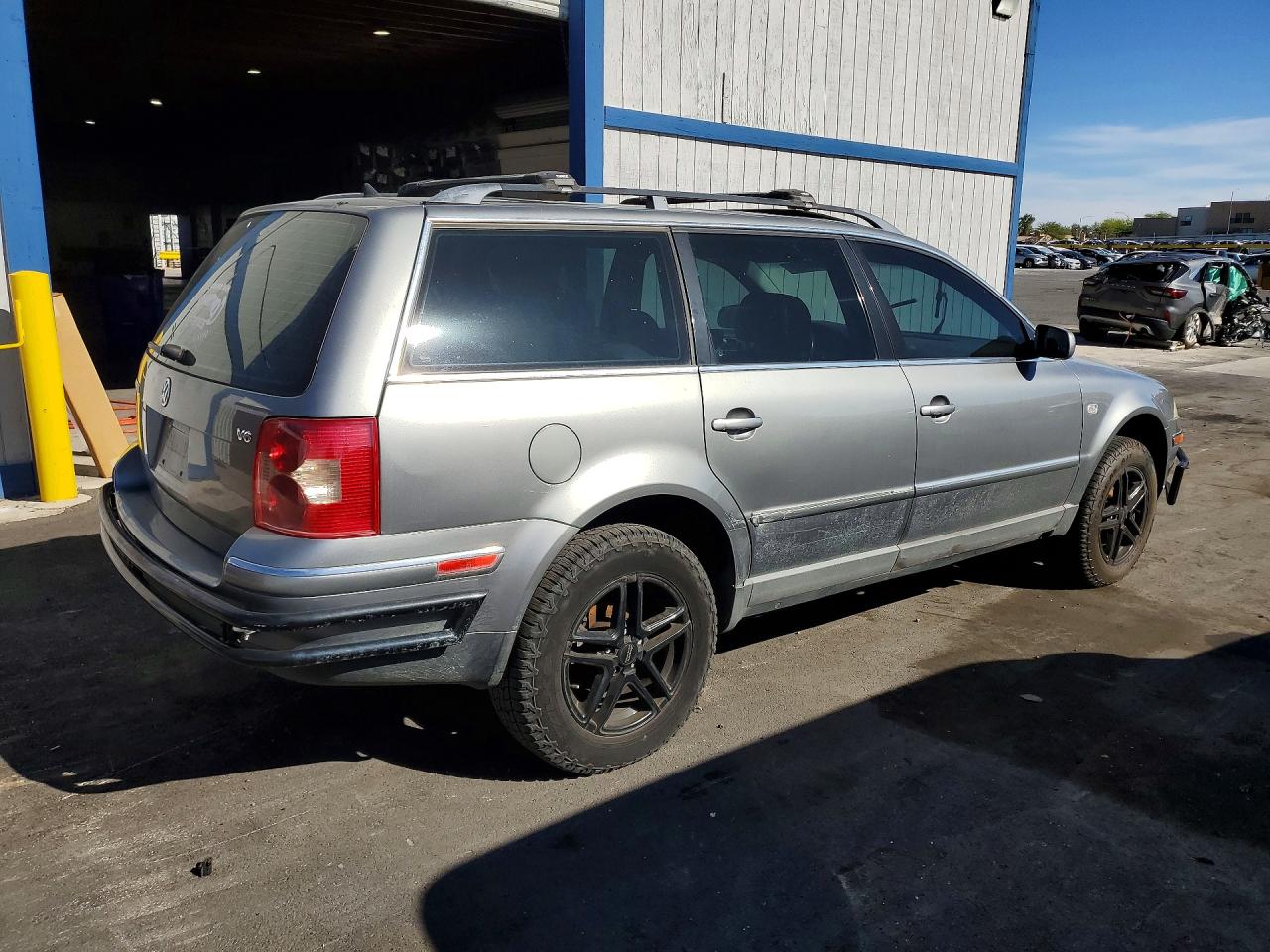 2003 Volkswagen Passat VIN WVWWH63B63E317453 photo 3