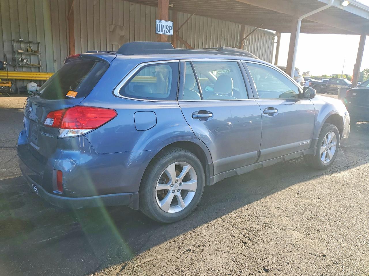 2014 SUBARU Outback VIN 4S4BRCAC6E3256055 photo 3