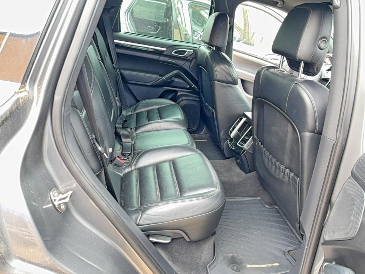 2013 Porsche Cayenne VIN WP1AE2A29DLA14418 photo 6