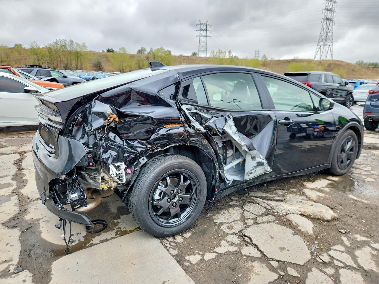 2026 Toyota Prius VIN JTDACACU4T3061774 photo 3