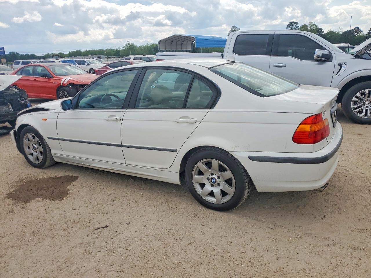 2005 BMW 3 series VIN WBAET37495NJ89956 photo 2