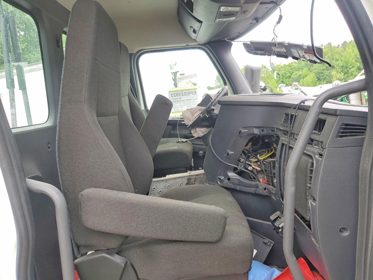 2023 FREIGHTLINER All other VIN 3AKJHTDV8PDUC7873 photo 5