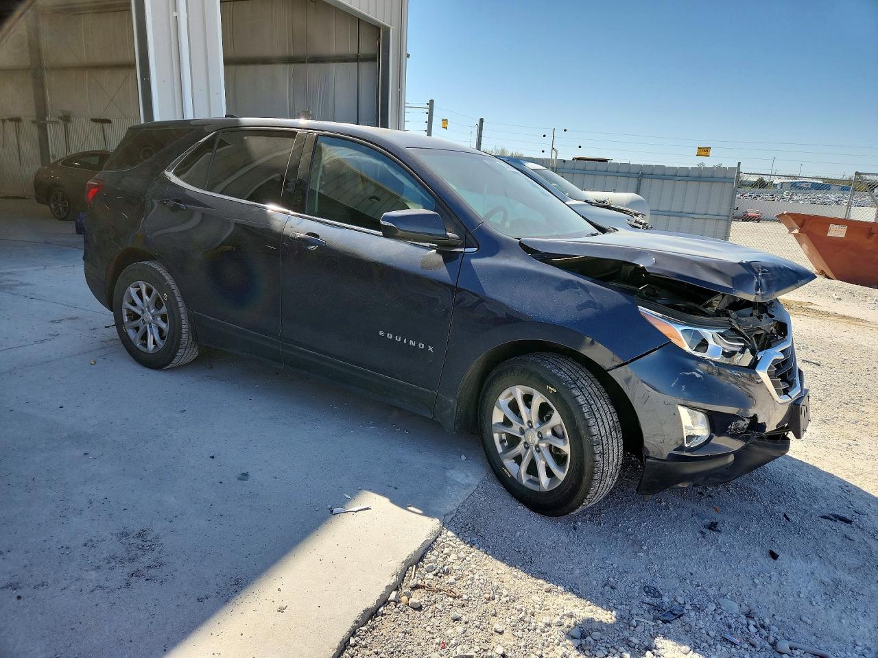2019 Chevrolet Equinox VIN 3GNAXUEV0KS535182 photo 4