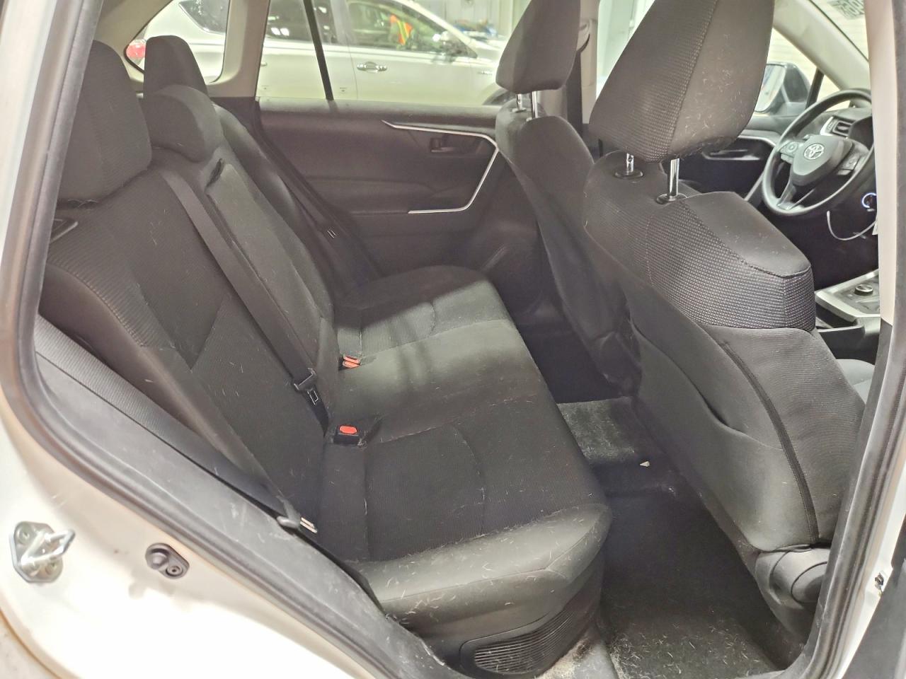 2019 Toyota Rav4 VIN 2T3LWRFV0KW027698 photo 11