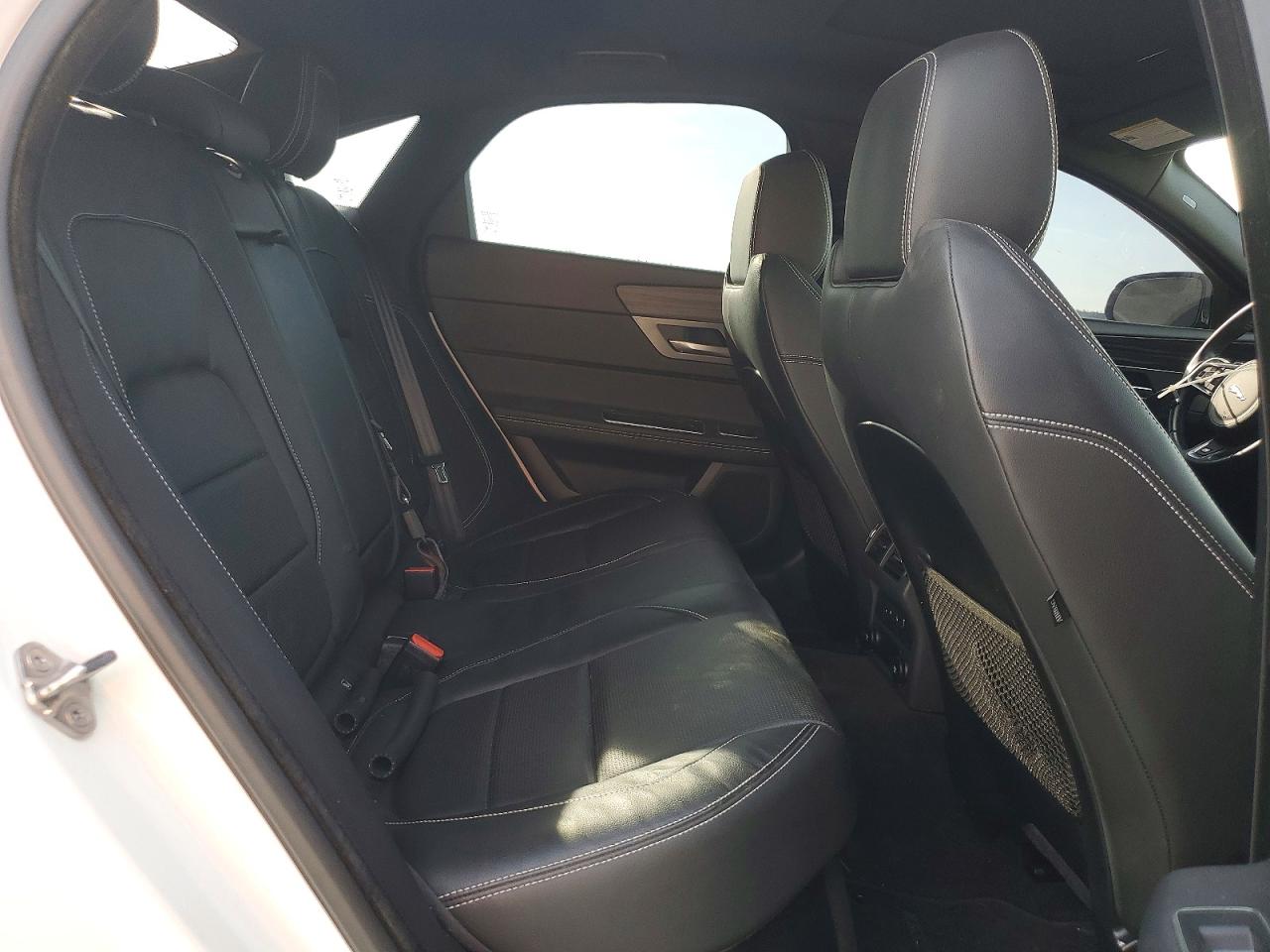 2018 Jaguar Xf VIN SAJBM4FV8JCY66540 photo 10