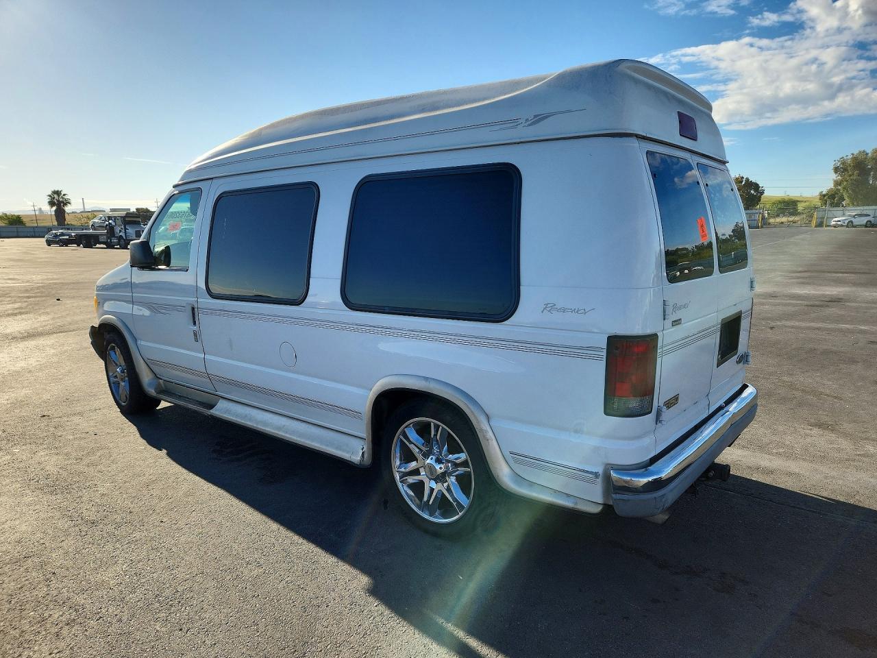 2002 Ford Econoline VIN 1FDRE14LX2HB76637 photo 2