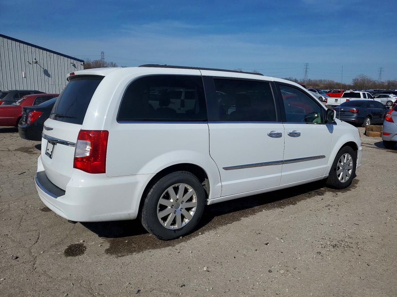 2016 Chrysler Minivan VIN 2C4RC1BG1GR253200 photo 3