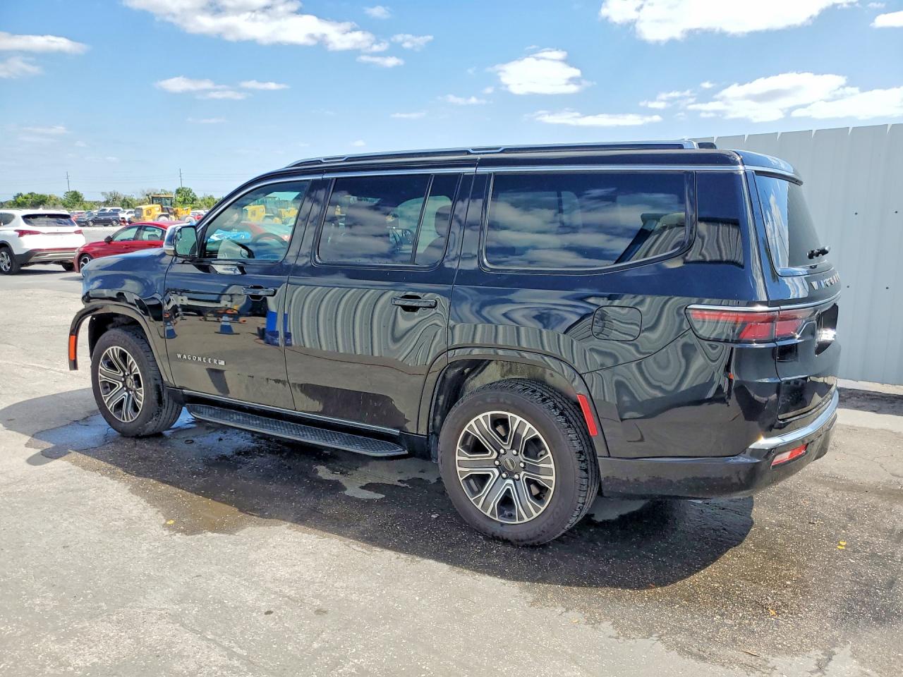 2025 Jeep Wagoneer VIN 1C4SJVBP7SS526579 photo 2