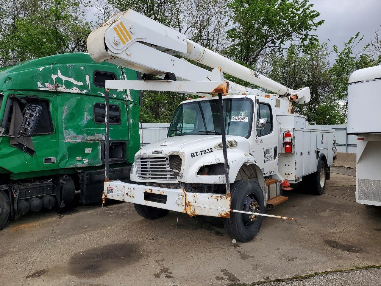 2013 FREIGHTLINER All other VIN 1FVACXDT8DHFH7832 photo 2