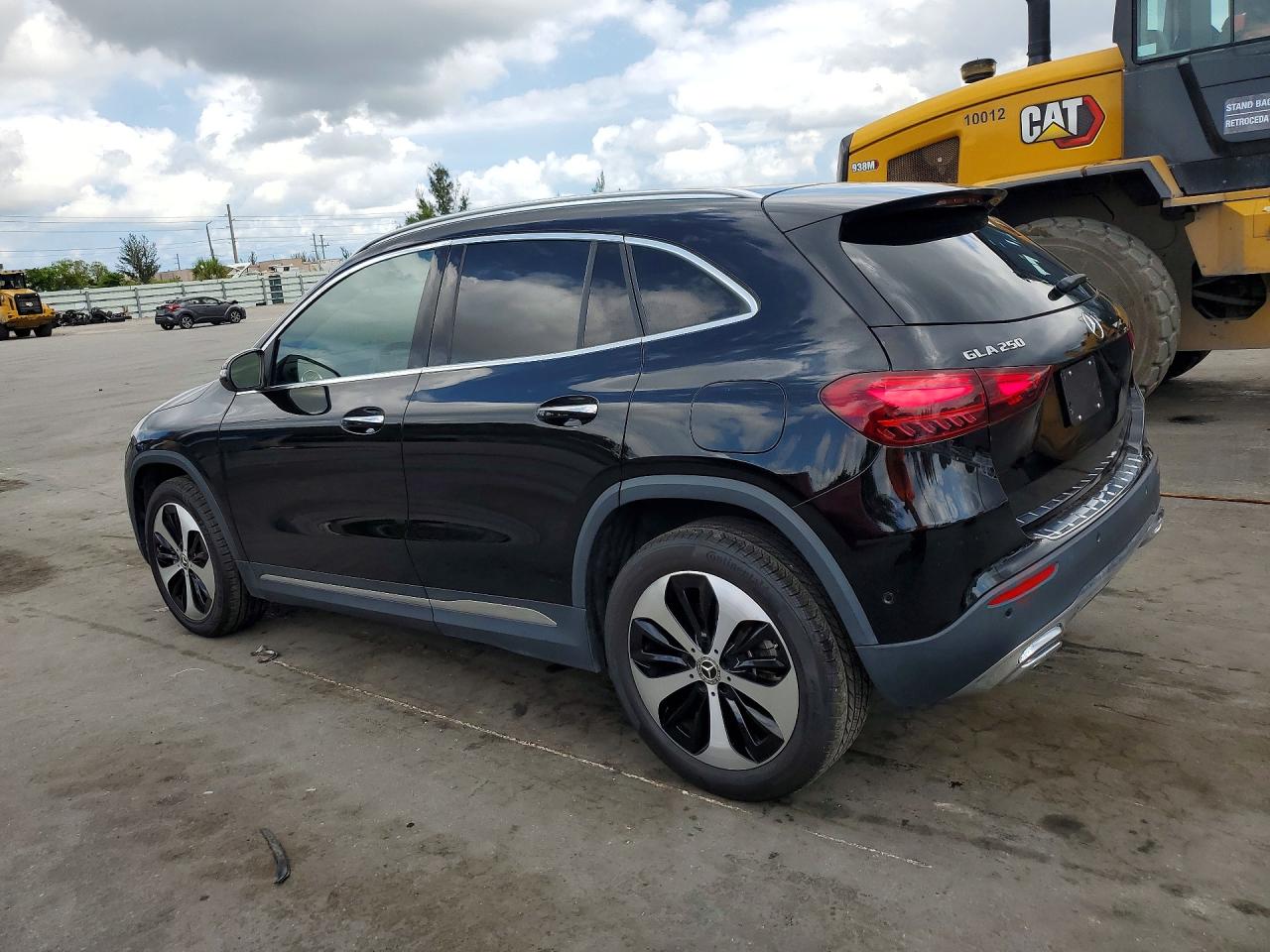 2025 Mercedes-Benz Gla-class VIN W1N4N4GB5SJ637280 photo 2