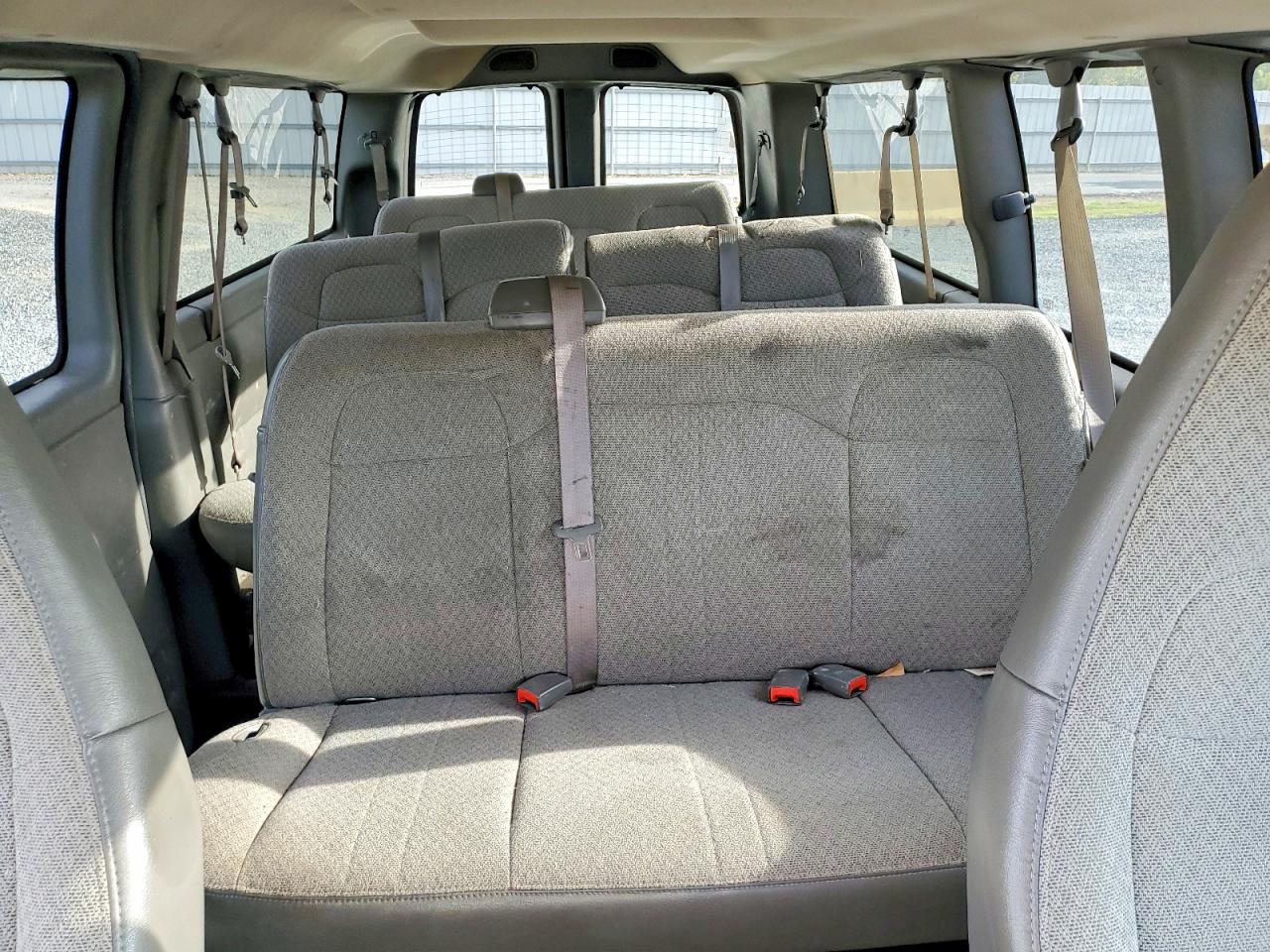 2023 Chevrolet Express VIN 1GAZGNFP2P1104166 photo 11