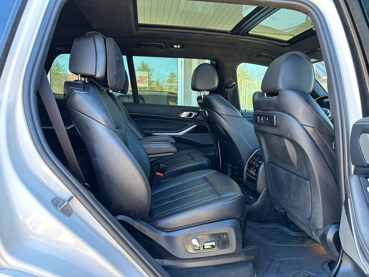 2021 BMW X7 VIN 5UXCW2C02M9G21973 photo 6