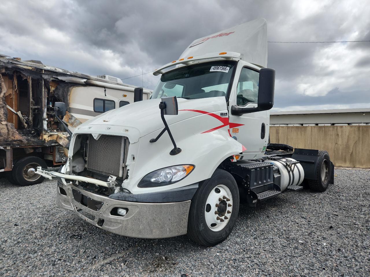 2019 International All other VIN 3HSDXTZN4KN042492 photo 2