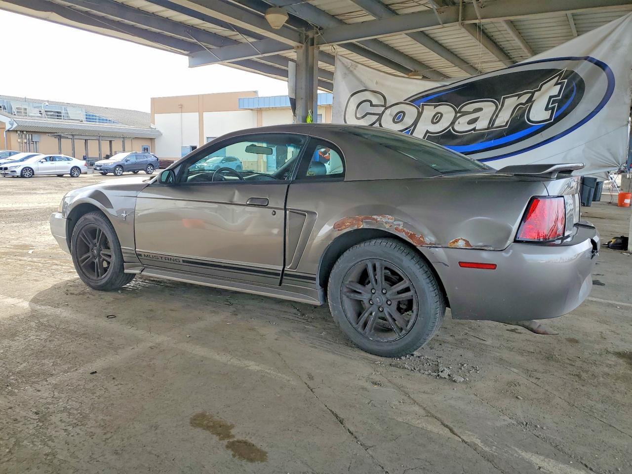 2001 Ford Mustang VIN 1FAFP40441F246084 photo 2