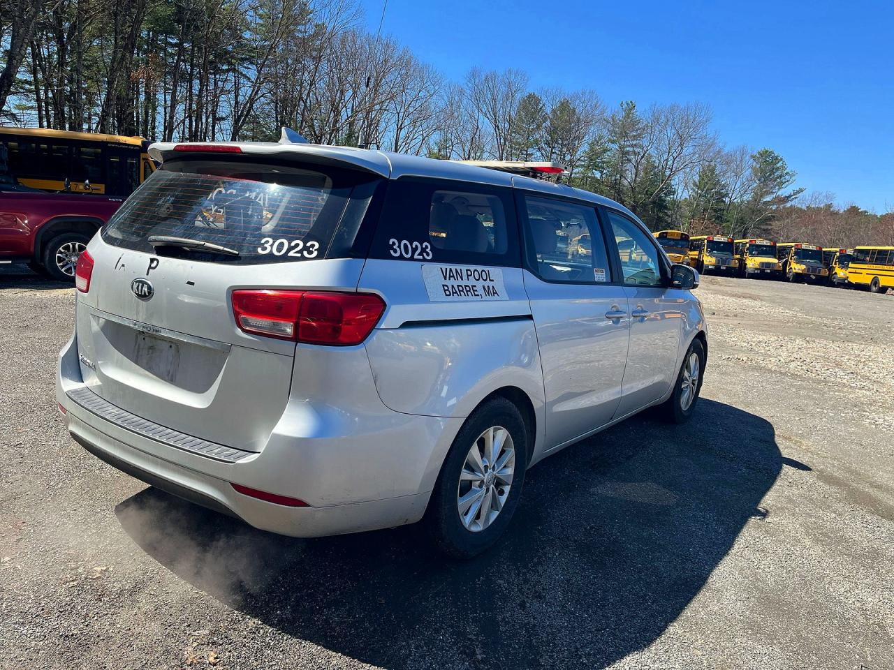 2018 Kia SEDONA VIN KNDMA5C12J6400723 photo 4