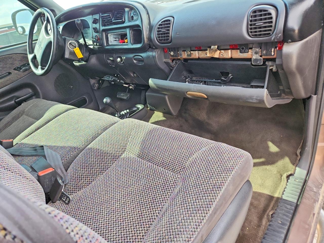 2000 Dodge All models VIN 3B7HF13Z4YM237763 photo 8
