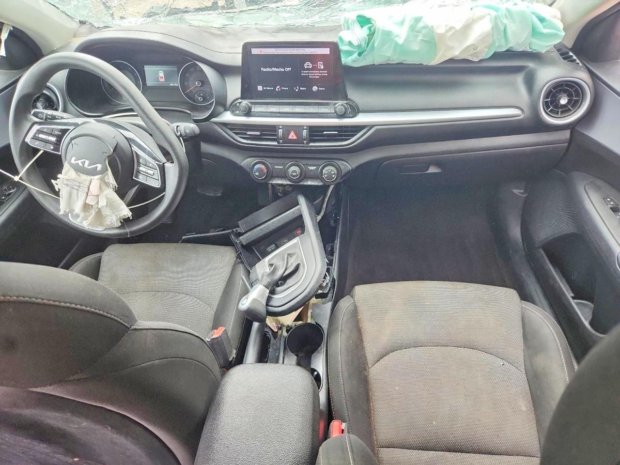 2024 Kia Forte lxs VIN 3KPF24AD8RE792528 photo 8