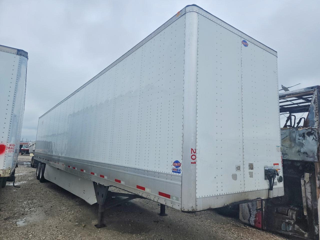 2019 UTILITY All models VIN 1UYVS2536K3490607 photo 1