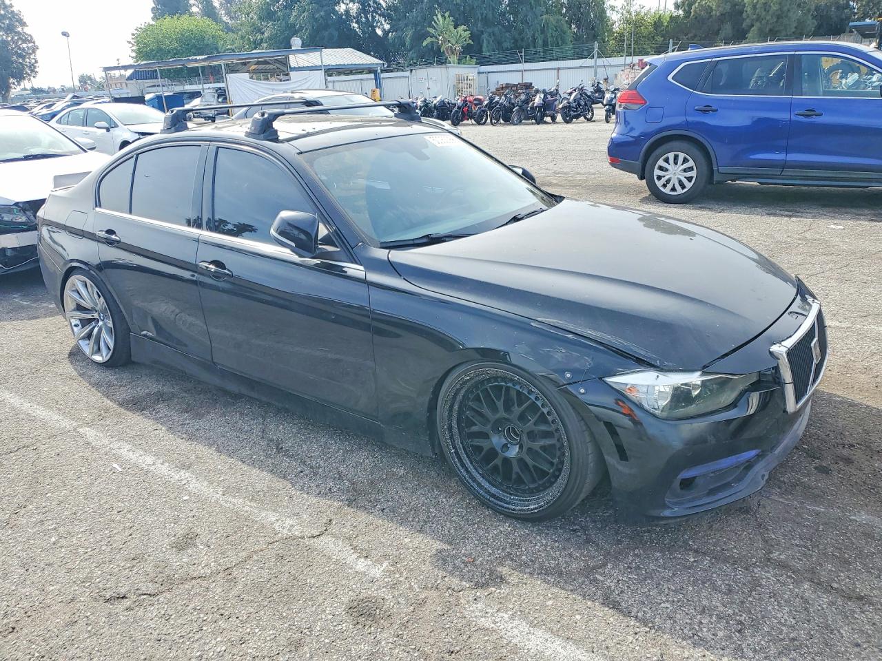 2017 BMW 3 series VIN WBA8E5C57HK388835 photo 4