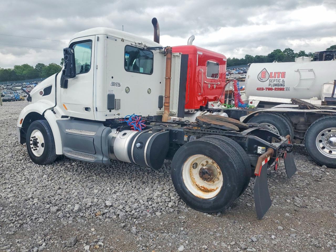 2015 PETERBILT All models VIN 1XPBA48X8FD299395 photo 3