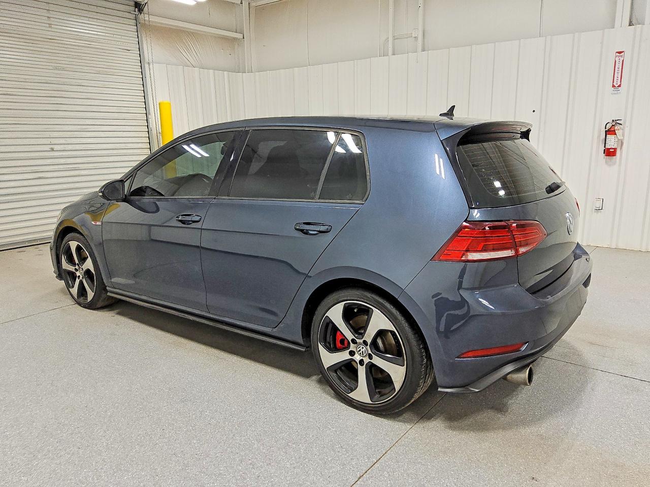 2019 Volkswagen Gti VIN 3VW6T7AU7KM014275 photo 2