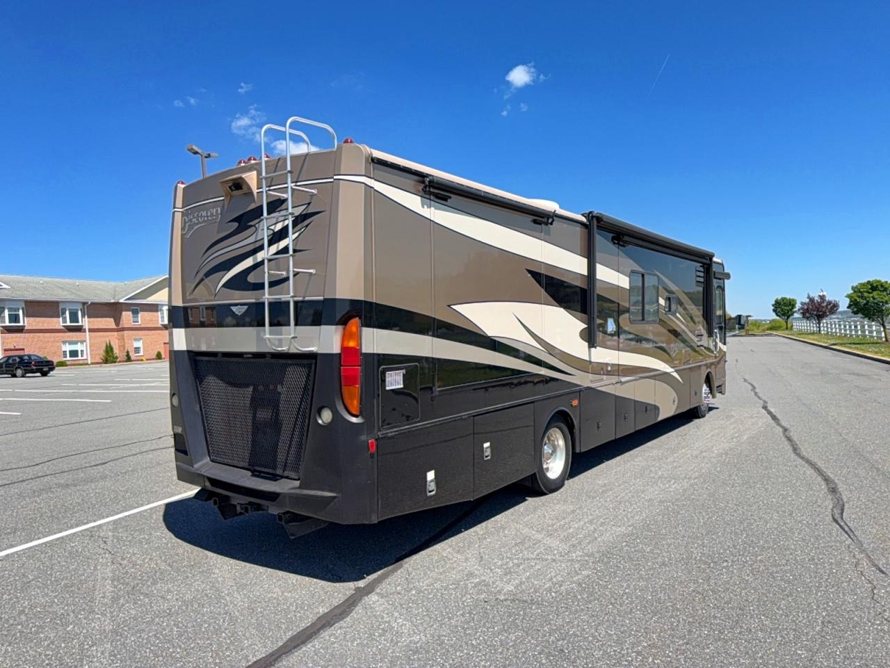 2009 FLEETWOOD All other VIN 4UZACJDT79CAE3133 photo 4