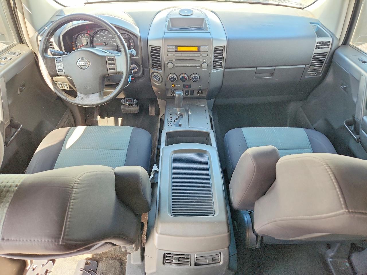 2005 Nissan TITAN VIN 1N6AA07BX5N517547 photo 8