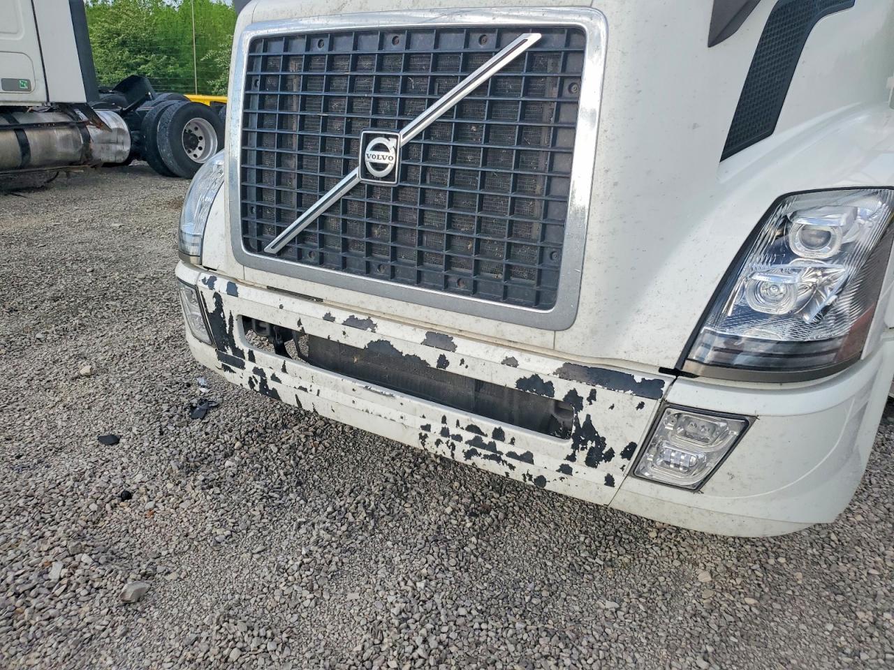 2018 Volvo Vn VIN 4V4NC9EHXJN961245 photo 9