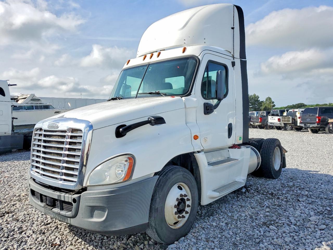 2014 FREIGHTLINER All models VIN 1FUBGEDV4ELFW8390 photo 2