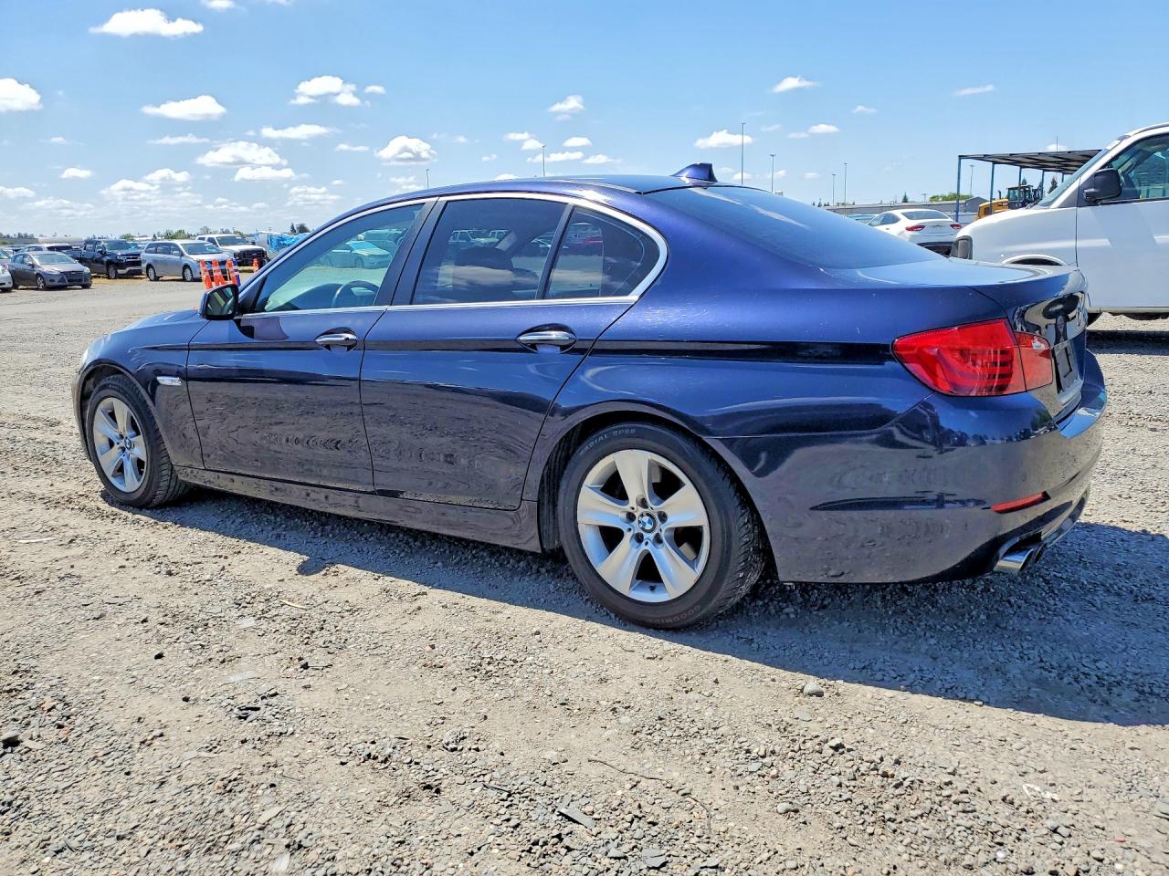 2012 BMW 5 series VIN WBAXG5C55CDX01867 photo 2